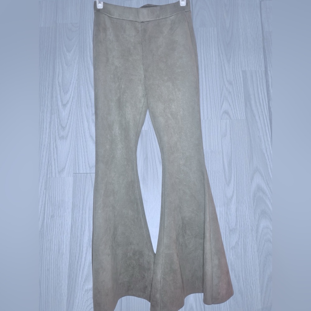 CHRYSANTHEMUM Women’s Faux Suede Flare Pants - Picture 3 of 10